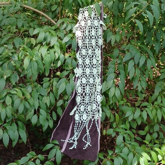 Taleen scarf. - Picture 3 of 5